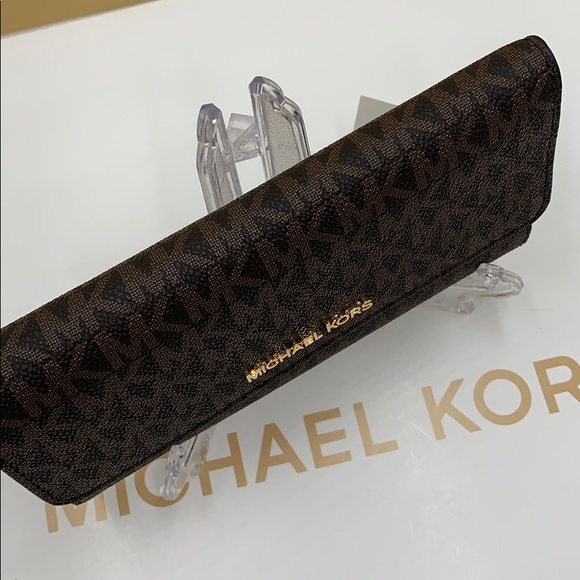 Michael Kors Jet Set Travel LG Trifold Wallet - Picture 13 of 16